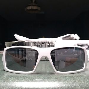 OAKLEY GASCAN Sunglasses-Polished White w/ box😎